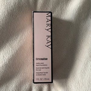 Mary Kay Matte Wear Liquid Foundation ivory 5